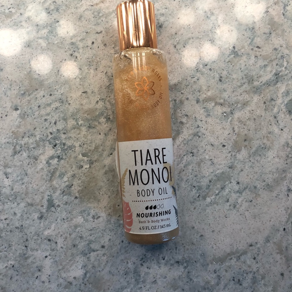 Nourishing body oil | Bath & Body Works